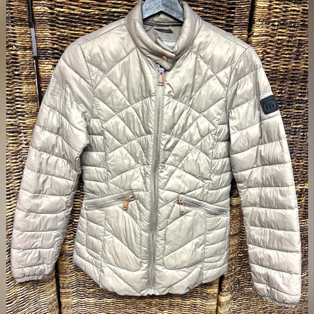 Bernardo- Womens Duck Free Puffer Jacket, Excellent‎ condition, Size: Small, Tan